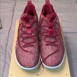 Nike LeBron 15 Low University Red